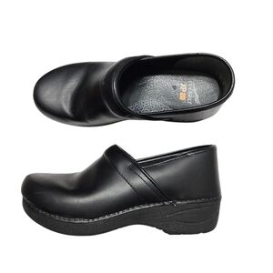 Dansko XP 2.0 Classic Professional Clogs Matte Black